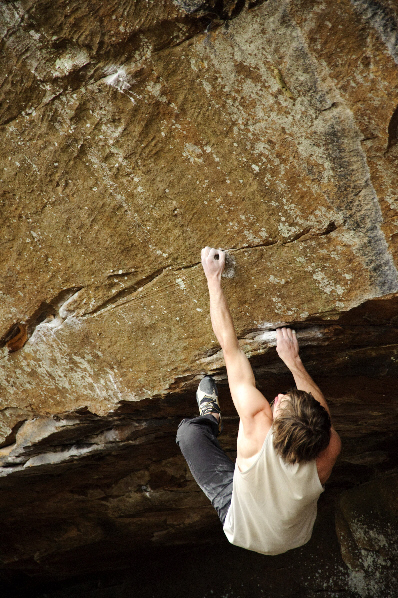 Daniel Woods attempting "Lost In The Hood" (V14) Daniel Woods attempting "Lost In The Hood" (V14)
